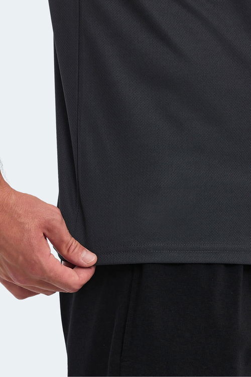 Slazenger OMAR KTN Erkek Koyu Gri Tişört Slazenger OMAR KTN Erkek Koyu Gri Tişört